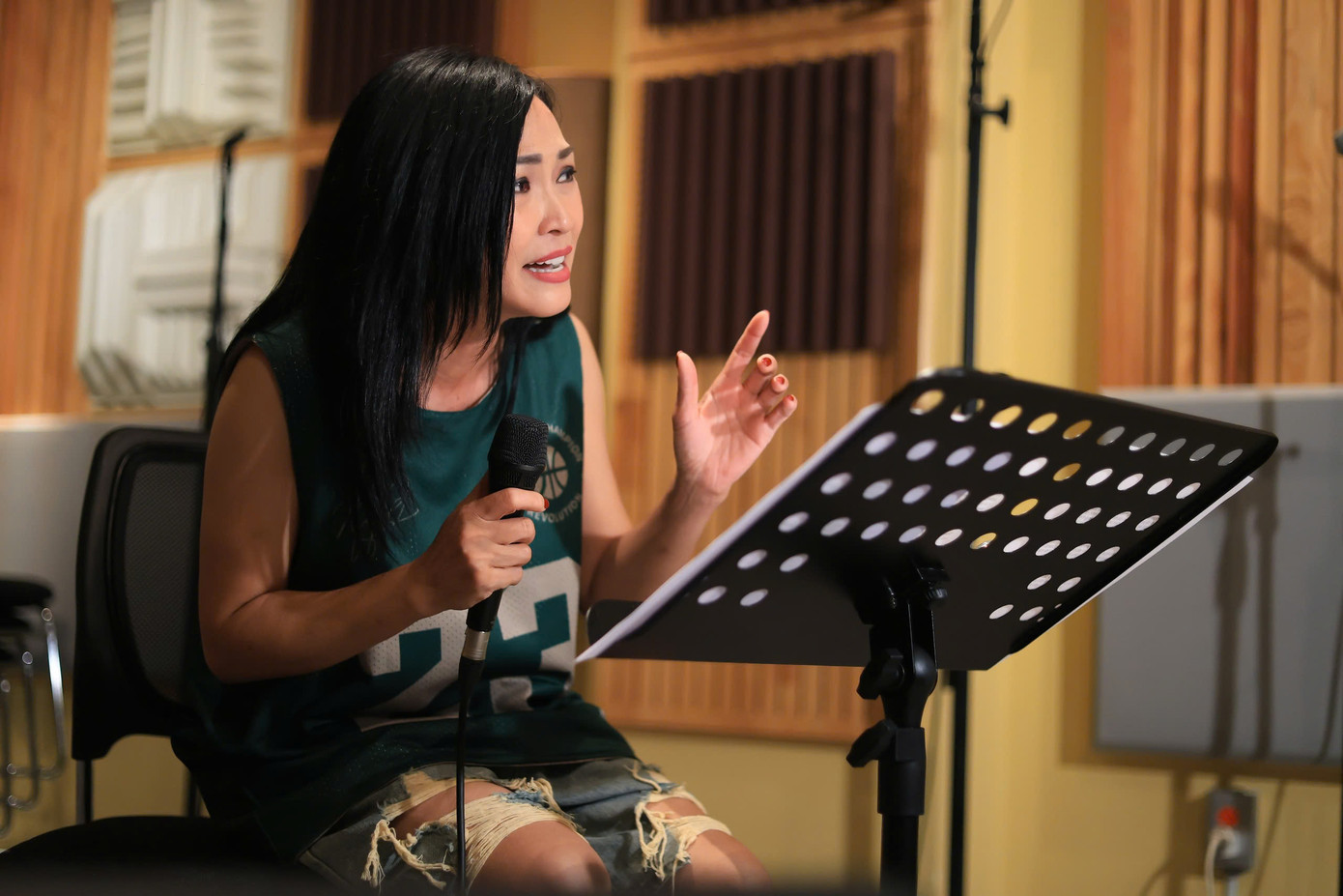 Tại buổi tập, Đức Trí cho biết Khi giấc mơ về vốn dành cho Hà Trần, sau cùng thuộc về Phương Thanh và tạo dấu ấn với người nghe. Nam nhạc sĩ nói anh giữ trọn vẹn bản phối cũ để người nghe gợi nhớ kỷ niệm cũ. &quot;Có những thứ không nên làm mới, vì khán giả cần nghe những gì thuộc về nguyên bản ban đầu nhất. Vì đó là kỷ niệm&quot;, Đức Trí chia sẻ.