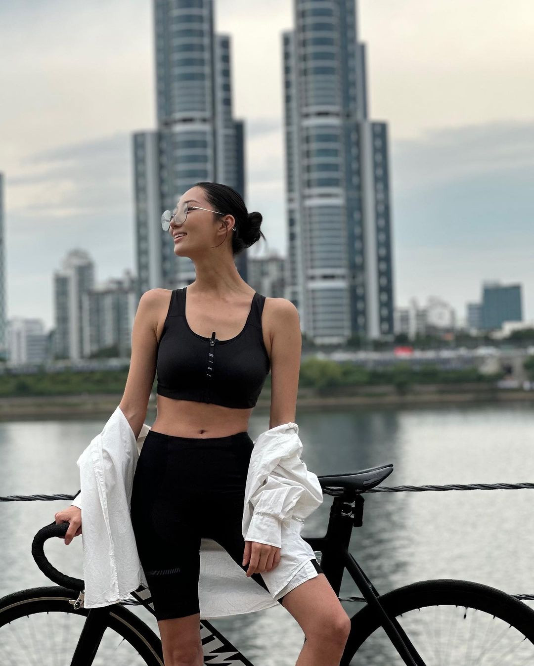 Hiện, Zizian mong muốn xuất hiện trong nhiều bộ phim khác với vai trò lớn hơn.