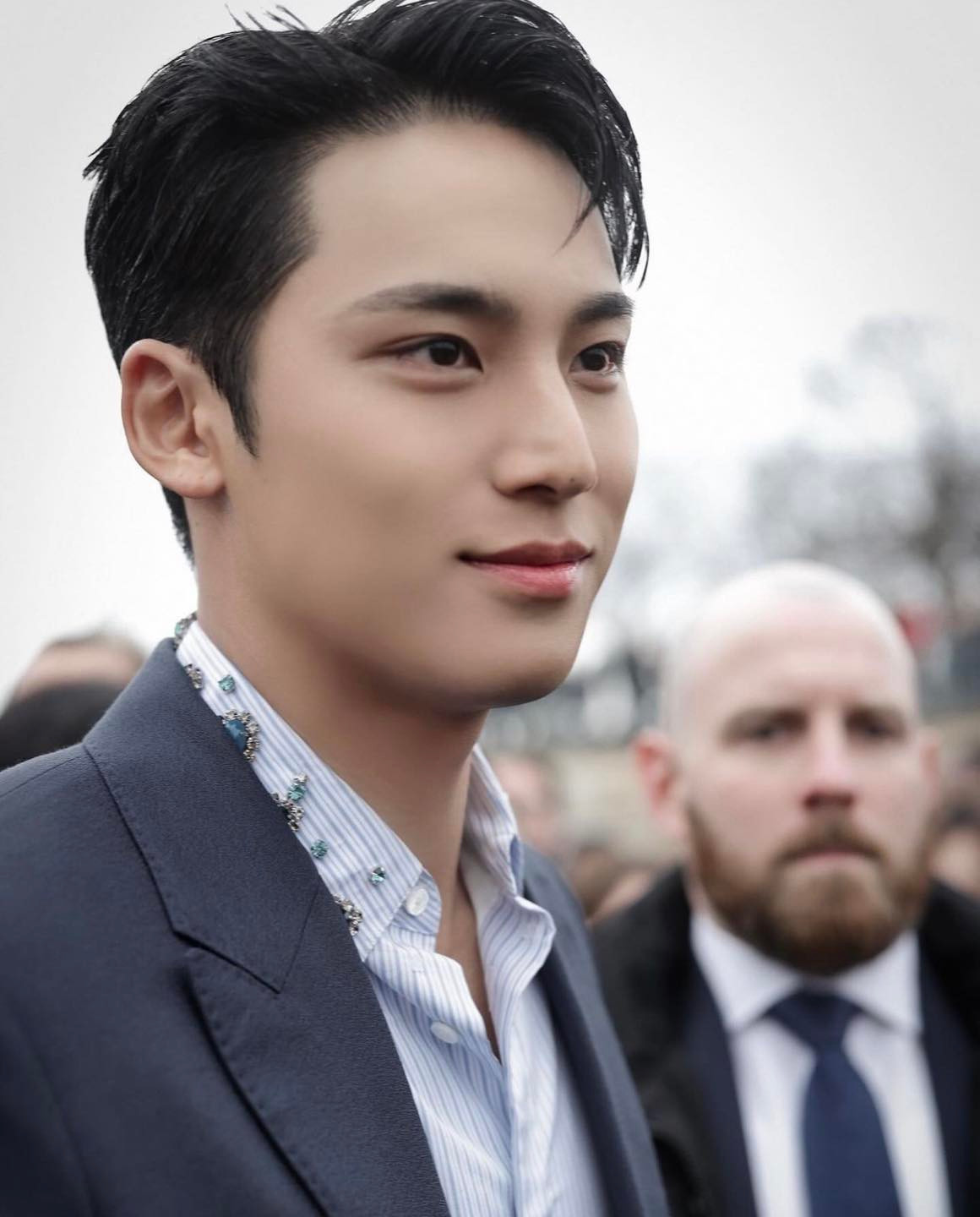 Cận vẻ đẹp của ngôi sao người Hàn 27 tuổi trên đất Pháp.