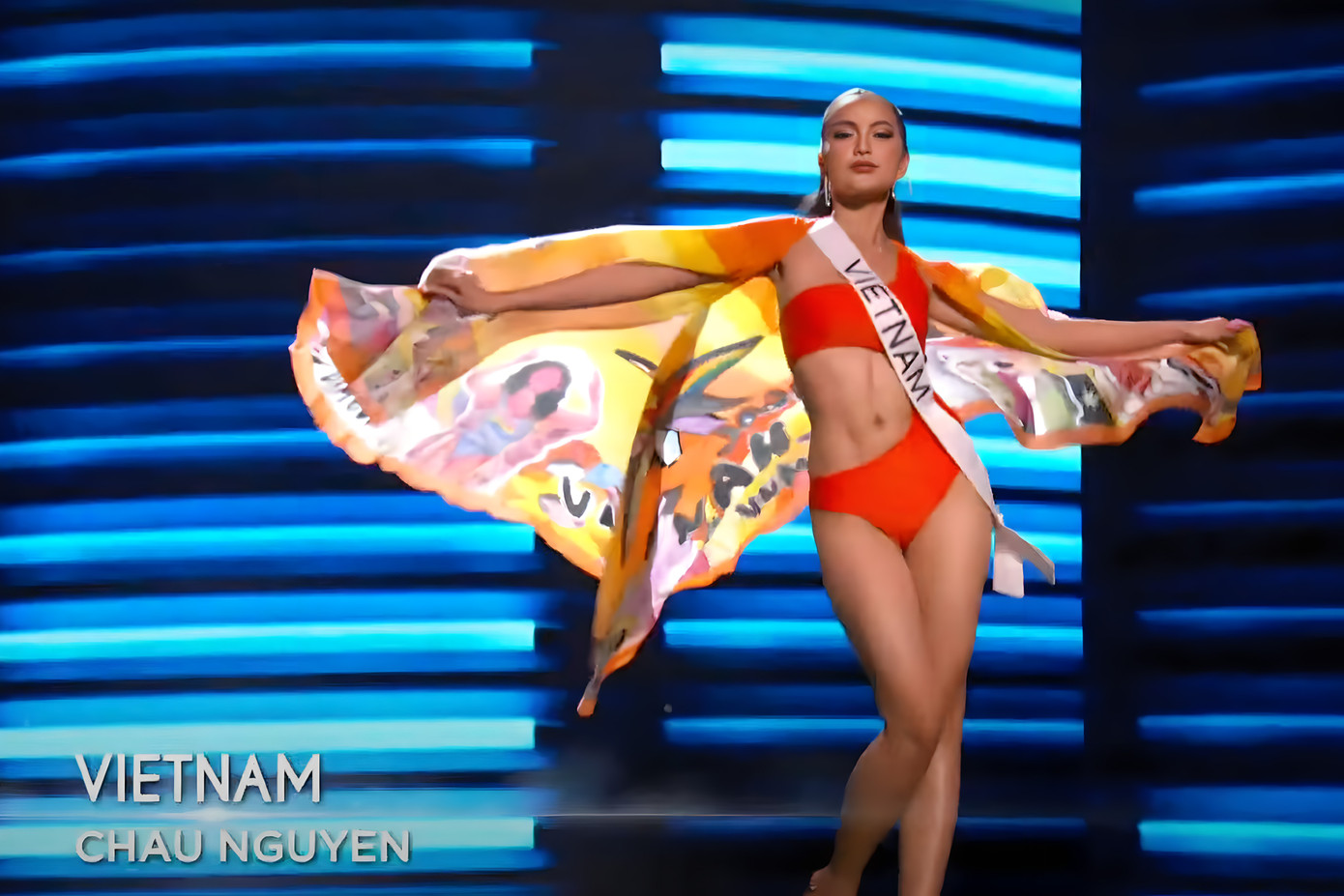 Ngọc Châu bị loại khỏi top 16 và không có cơ hội thể hiện màn hiệu ứng hoa sen gây chú ý trong đêm bán kết. Ngọc Châu bị loại khỏi top 16 và không có cơ hội thể hiện màn hiệu ứng hoa sen gây chú ý trong đêm bán kết.