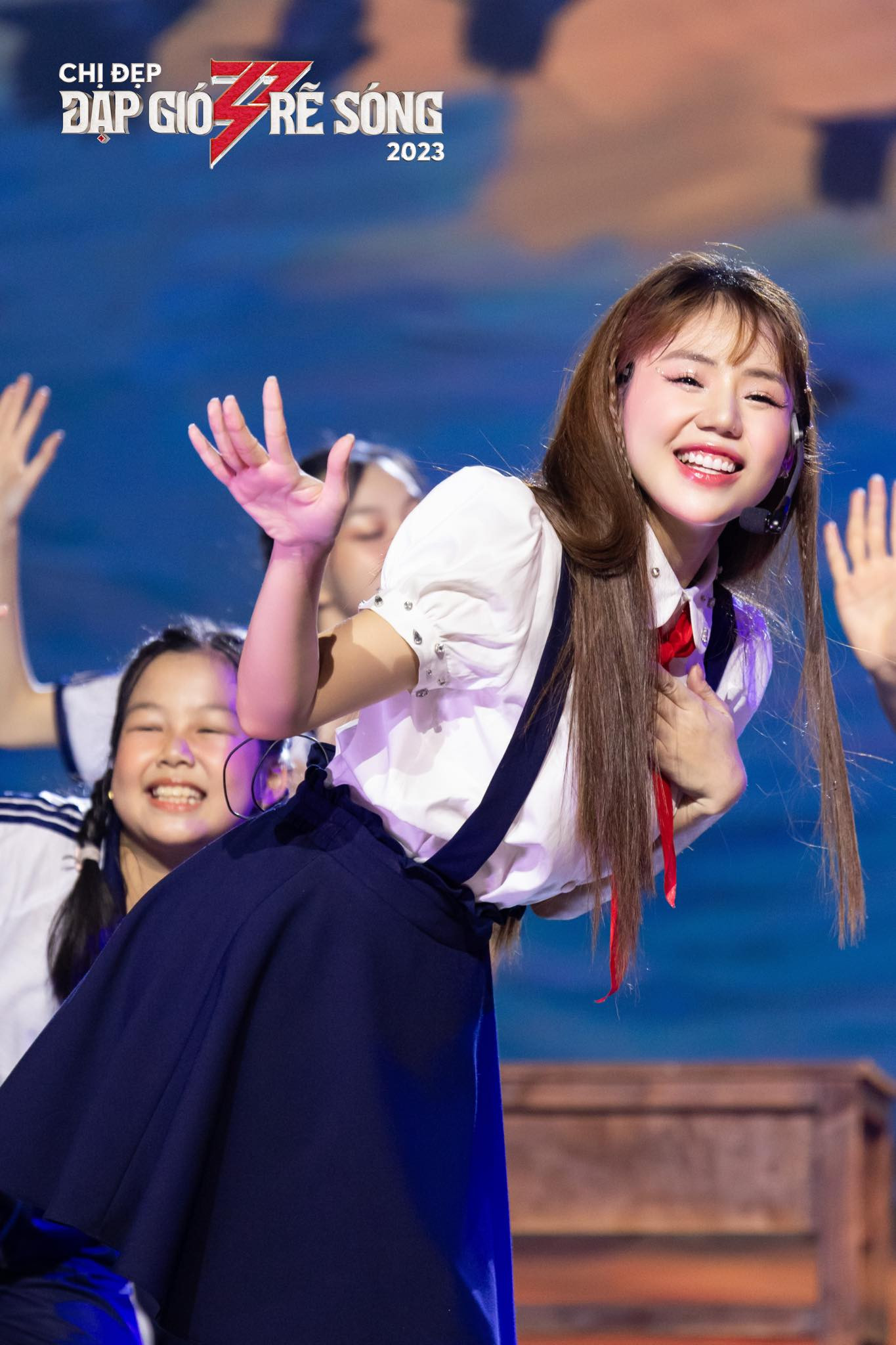 Do có phần trình diễn ổn định, việc Hương Ly bị loại khiến diva Mỹ Linh bất ngờ. Giọng ca Hương ngọc lan thậm chí hỏi "Thật hay đùa" vì Hương Ly ra về. Ca sĩ sinh năm 1993 chờ cơ hội trở lại chương trình ở vòng hồi sinh.