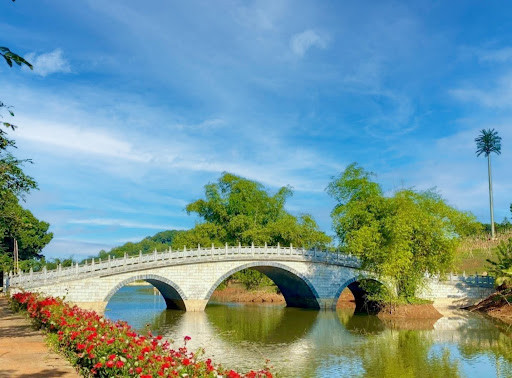 Góc nhỏ cổ trang, cầu hoàng gia ngang lối Góc nhỏ cổ trang, cầu hoàng gia ngang lối