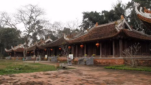 Thanh Hóa, tỉnh có dân số đông hàng đầu cả nước, đang đứng trước cơ hội để vươn lên thành trung tâm kinh tế của khu vực. Tuy nhiên, sự phát triển này đòi hỏi sự cân nhắc để bảo tồn giá trị truyền thống, bản sắc văn hóa ở địa phương.