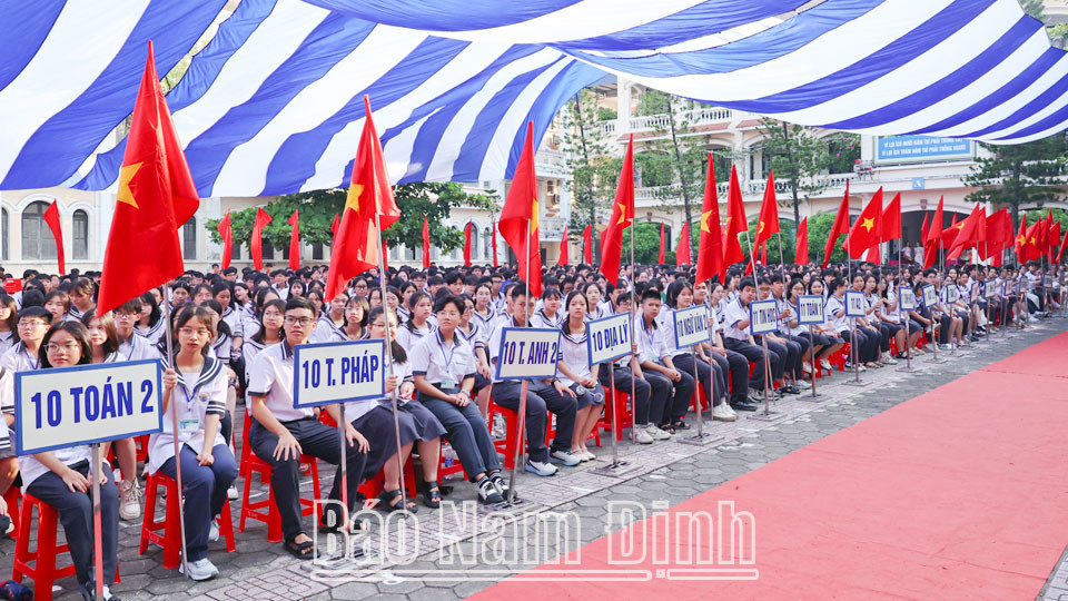 Các học sinh tham dự Lễ khai giảng.