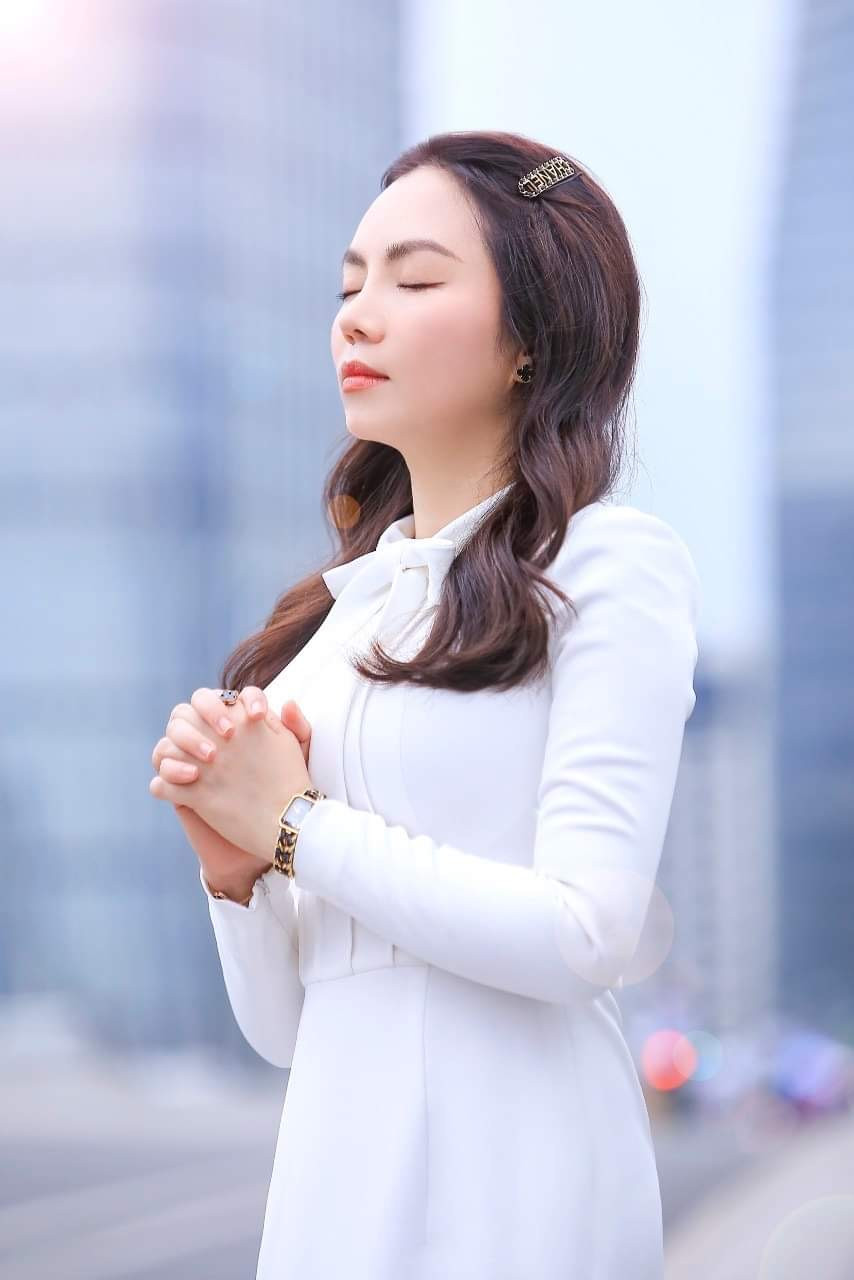 Thay vì nhìn về quá khứ với nỗi cay đắng, Võ Thị Thúy Hiền đã chọn nhìn nhận nó bằng lòng biết ơn.