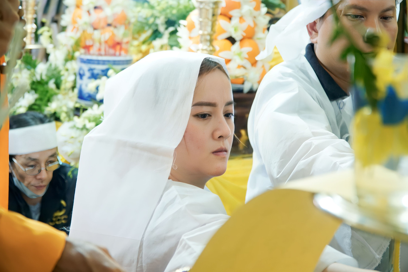 Các con của NSƯT Vũ Linh tại tang lễ của cha. Ảnh: Phạm Thành Trung. Các con của NSƯT Vũ Linh tại tang lễ của cha. Ảnh: Phạm Thành Trung.