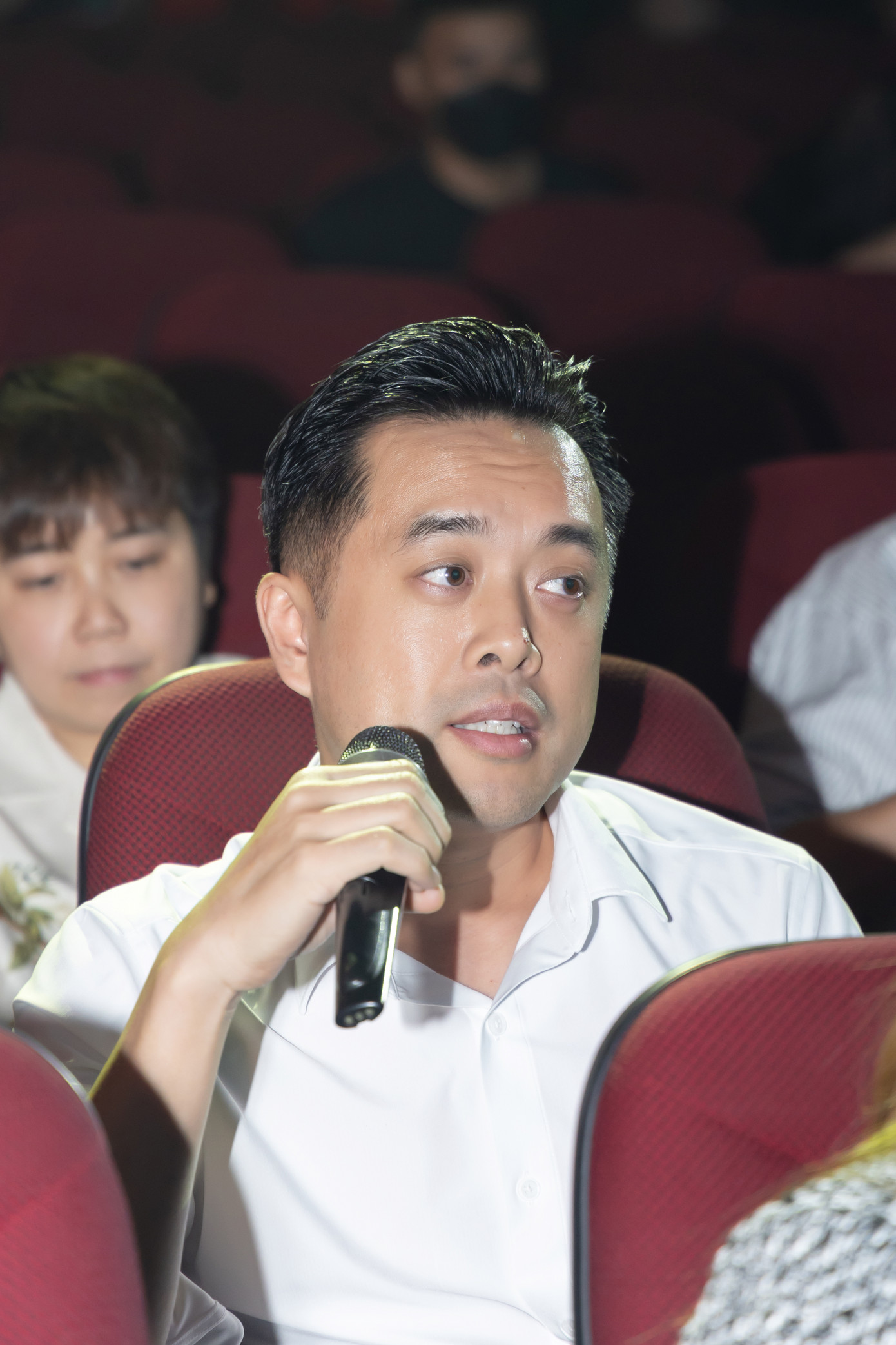 Nhạc sĩ Dương Khắc Linh và Châu Đăng Khoa nằm trong hội đồng bình chọn.