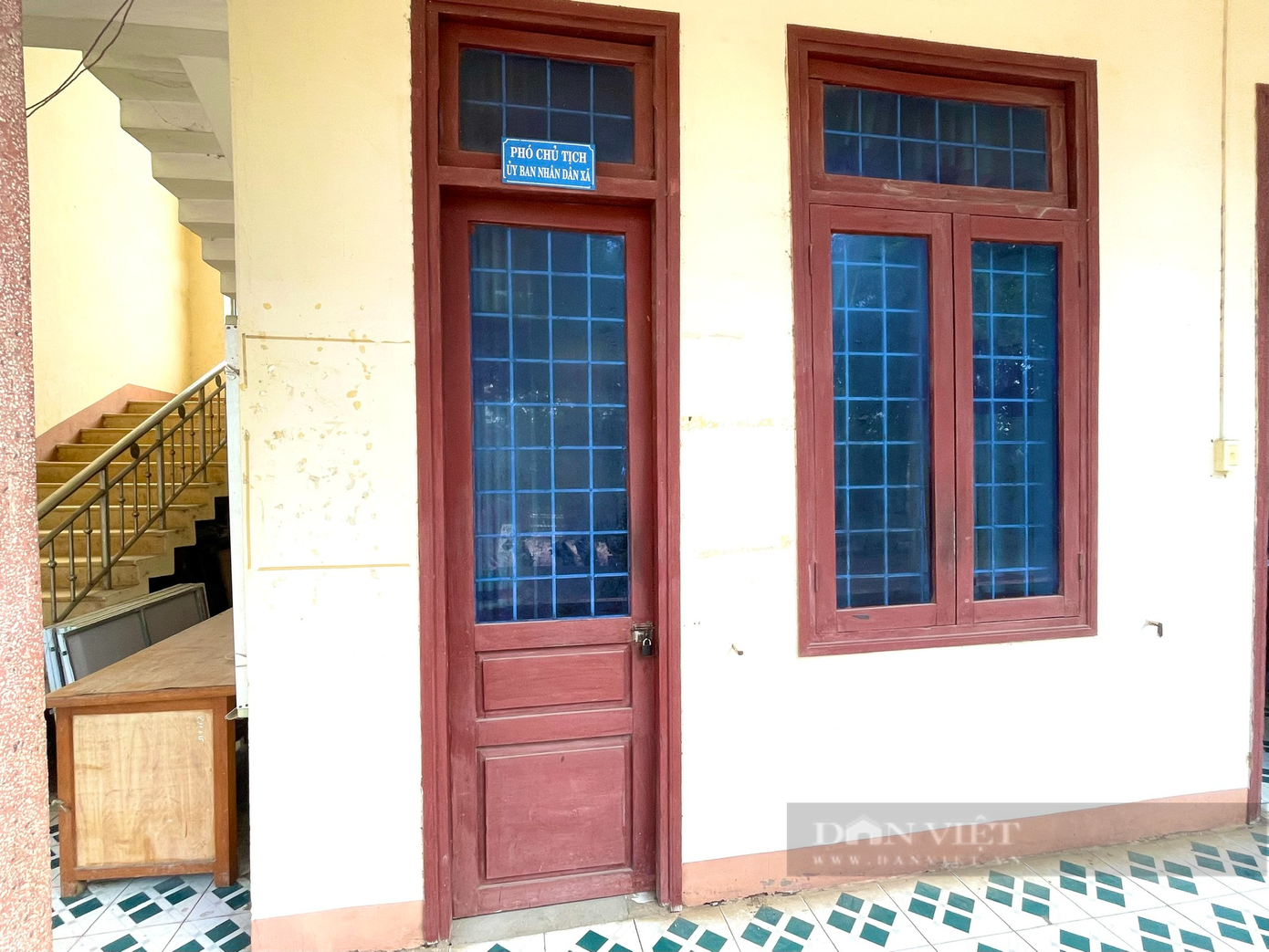 Phòng của 2 Phó Chủ tịch UBND xã Cảnh Hóa cửa đóng then cài. Ảnh: Trần Anh. Phòng của 2 Phó Chủ tịch UBND xã Cảnh Hóa cửa đóng then cài. Ảnh: Trần Anh.