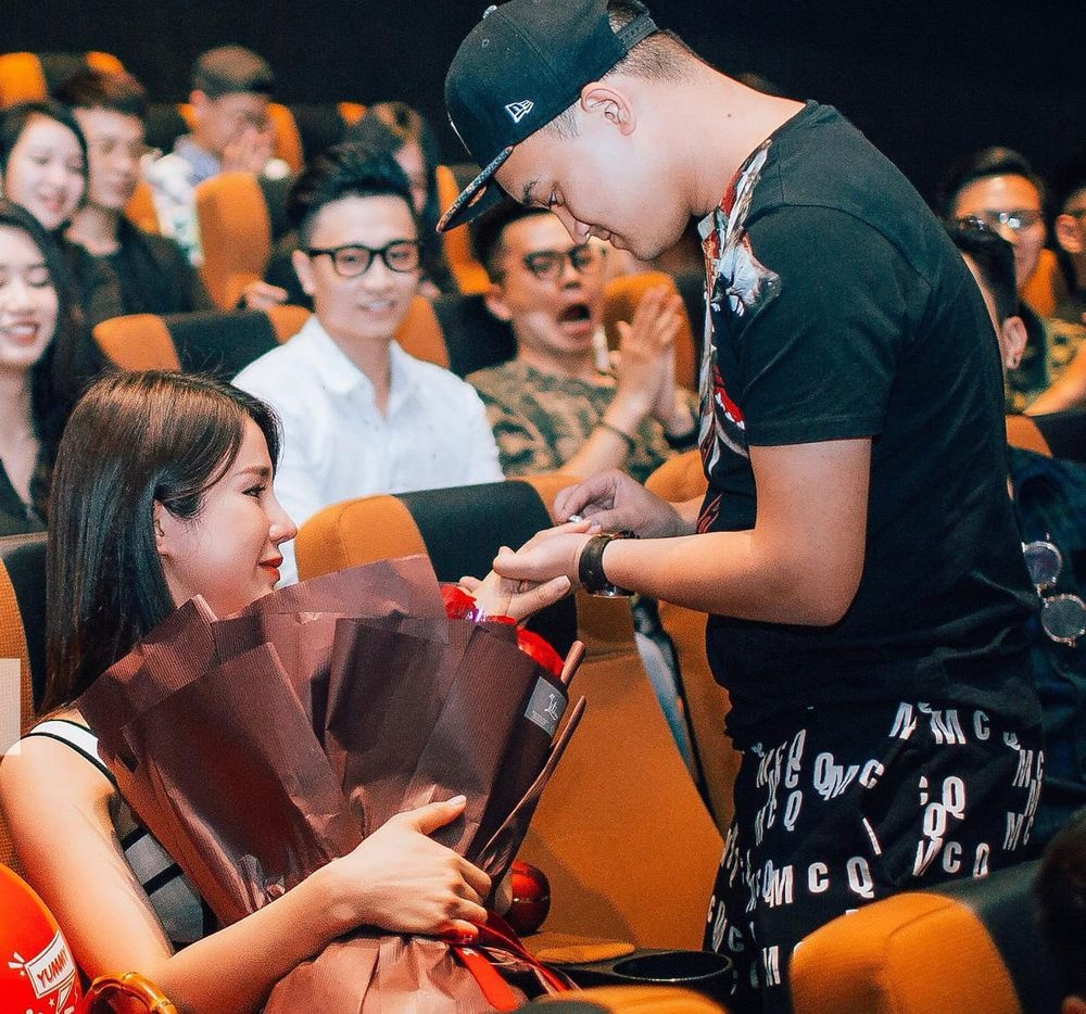 Diệp Lâm Anh và chồng cũ Nghiêm Đức tranh chấp quyền nuôi hai con. Diệp Lâm Anh và chồng cũ Nghiêm Đức tranh chấp quyền nuôi hai con.