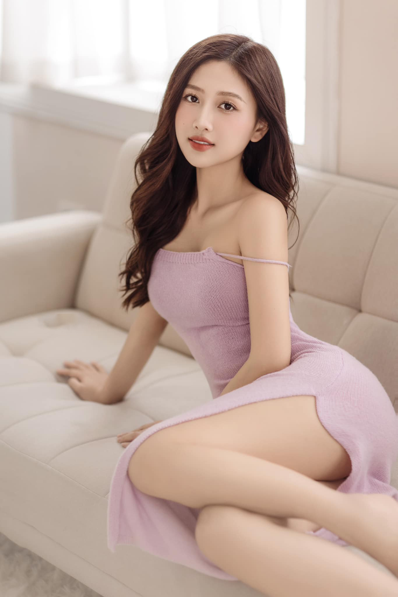 Nhan sắc Hoa khôi Bùi Thu Hương. Nhan sắc Hoa khôi Bùi Thu Hương.