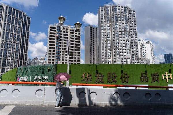 Sự sụp đổ của thị trường bất động sản ở Trung Quốc xóa sổ phần lớn tiền tiết kiệm của tầng lớp trung lưu nước này.