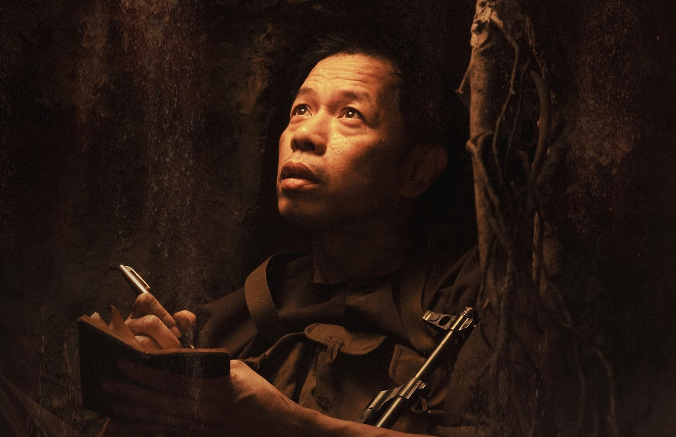 Tạo hình người lính du kích của Quang Tuấn (ảnh trên) và Thái Hòa trong Địa đạo.