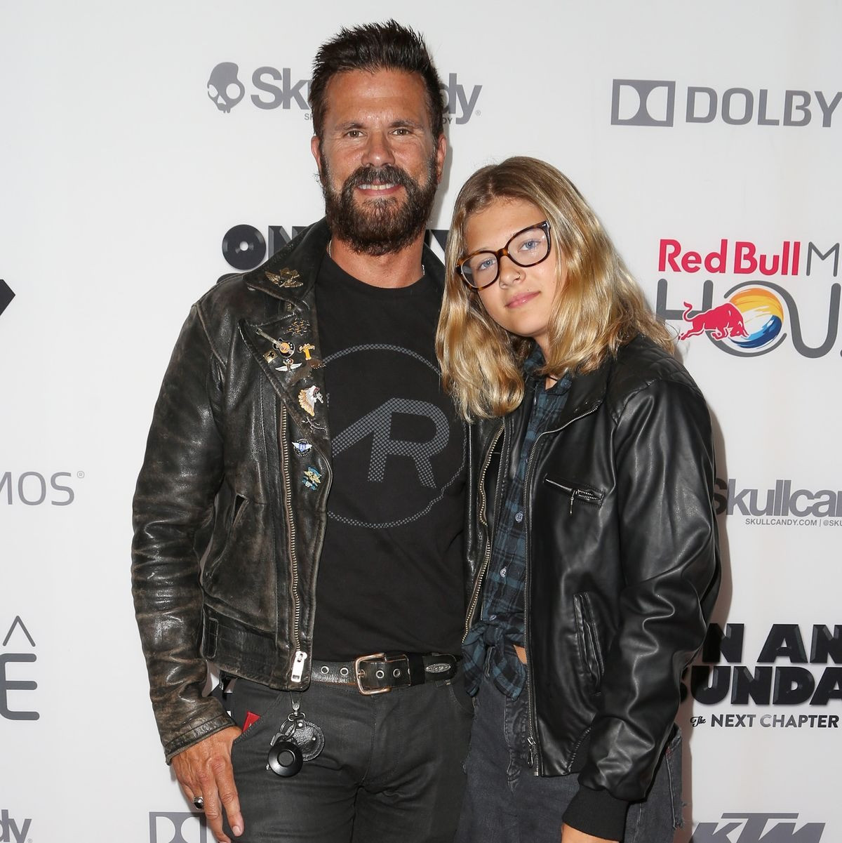 Victoria Lamas - bạn gái mới của Leo - là con của tài tử Lorenzo Lamas.