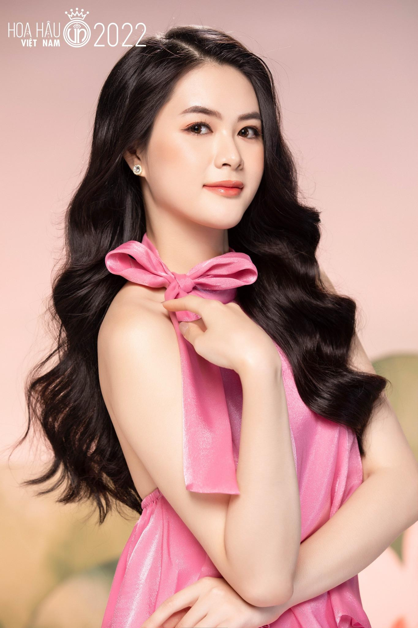 Nguyễn Thị Hoài Ngọc (SBD 045) và Nguyễn Lê Vũ Hà (SBD 012). Nguyễn Thị Hoài Ngọc (SBD 045) và Nguyễn Lê Vũ Hà (SBD 012).