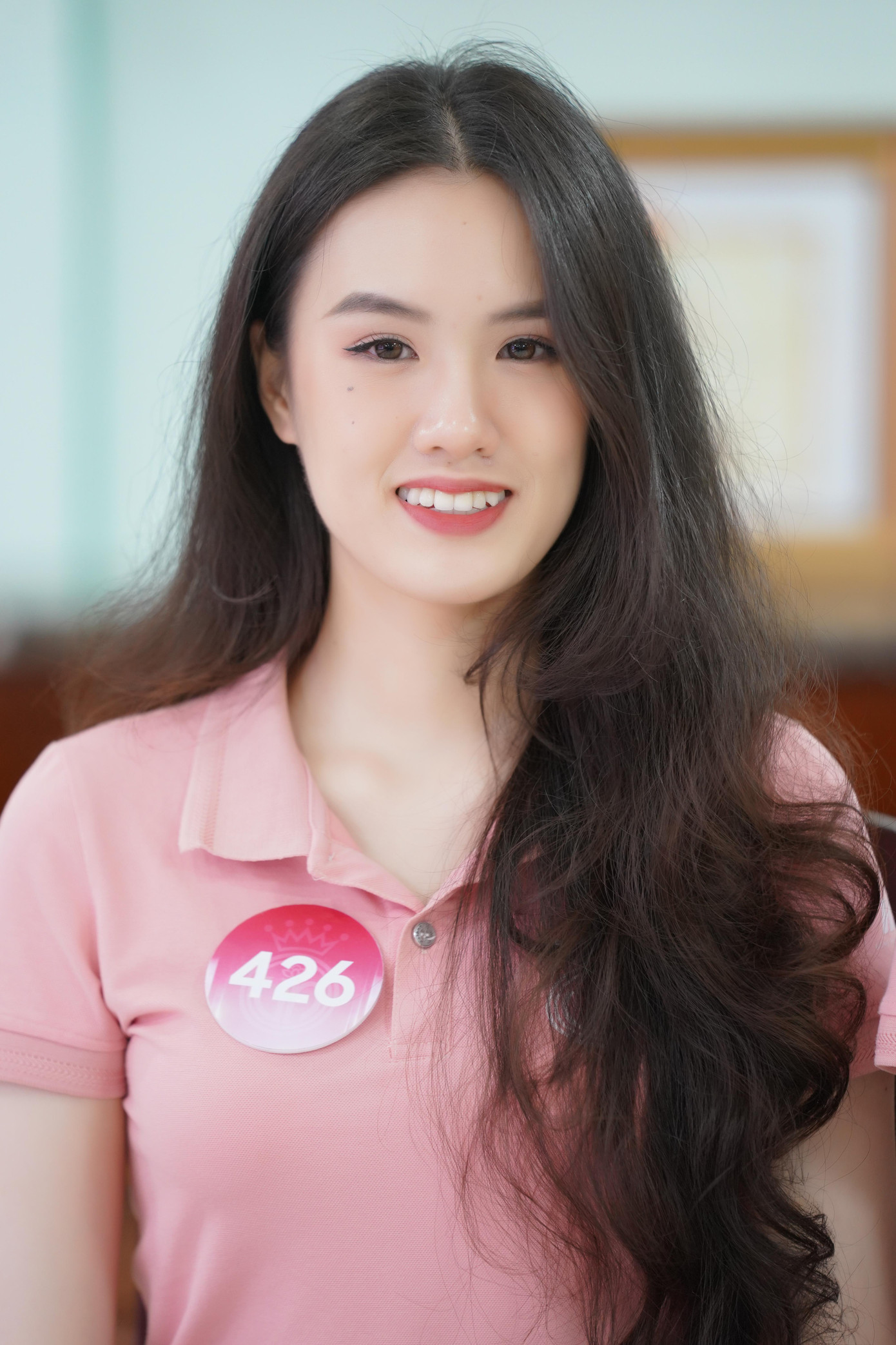 Trần Lê Mai Chi (SBD 052) đang theo học Đại học Luật và Trịnh Mỹ Anh (SBD 426) đang là sinh viên ĐH Thương mại ngành Quản trị nhân lực. Trần Lê Mai Chi (SBD 052) đang theo học Đại học Luật và Trịnh Mỹ Anh (SBD 426) đang là sinh viên ĐH Thương mại ngành Quản trị nhân lực.