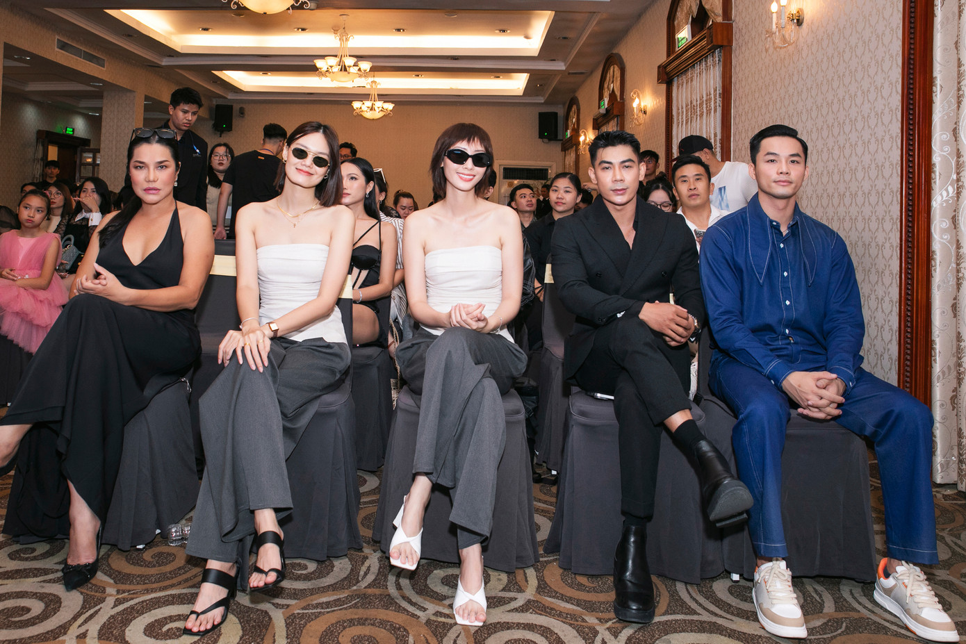 Các người mẫu tại buổi ra mắt dự án đưa model Việt ra thế giới.