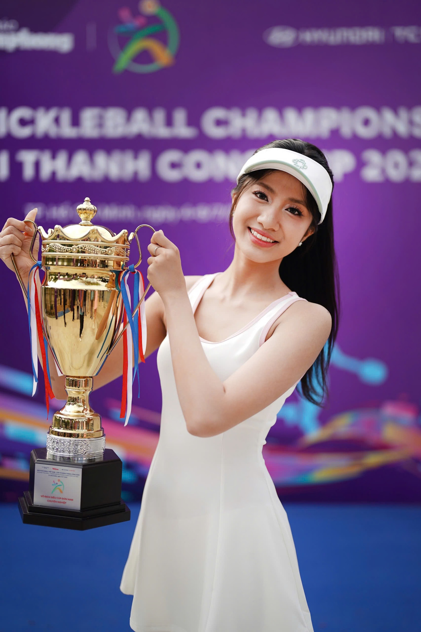 Hà Trúc Linh cho biết Giải Pickleball Việt Nam - Cúp Hyundai Thành Công 2025 góp phần nâng tầm bộ môn pickleball tại Việt Nam. &quot;Từ lâu, bộ môn pickleball chỉ được xem là môn giải trí đơn thuần. Sự chuyên nghiệp của ban tổ chức, Báo Tiền Phong, kèm với sự tham gia của nhiều vận động viên chuyên nghiệp cho thấy đây là môn thể thao đang được nhiều người quan tâm, đầu tư cao.