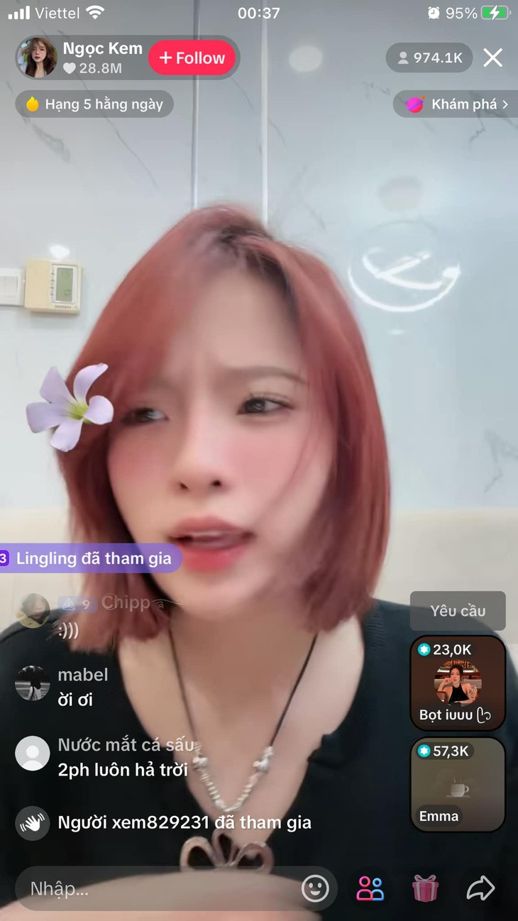 ViruSs và Ngọc Kem tuyên bố chấm dứt mọi drama tình cảm. ViruSs và Ngọc Kem tuyên bố chấm dứt mọi drama tình cảm.