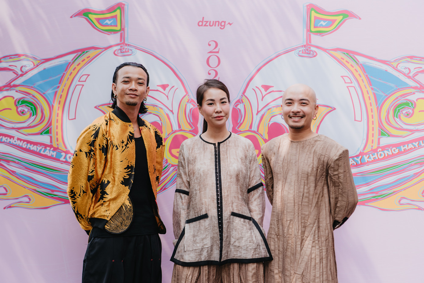 Dzung hợp tác với nhiều nghệ sĩ như NSƯT Hải Phượng, nghệ sĩ bass Trần Chánh Thảo, Phạm Anh Khoa và nghệ sĩ Lê Hoàng Phi, đạo diễn Lê Thanh Sơn trong lần trở lại. Dzung hợp tác với nhiều nghệ sĩ như NSƯT Hải Phượng, nghệ sĩ bass Trần Chánh Thảo, Phạm Anh Khoa và nghệ sĩ Lê Hoàng Phi, đạo diễn Lê Thanh Sơn trong lần trở lại.