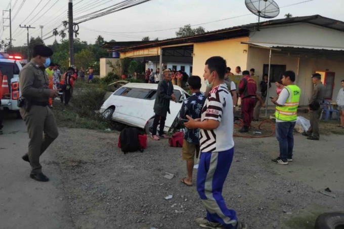Hiện trường một vụ tai nạn tại lễ hội té nước Thái Lan. Hiện trường một vụ tai nạn tại lễ hội té nước Thái Lan.