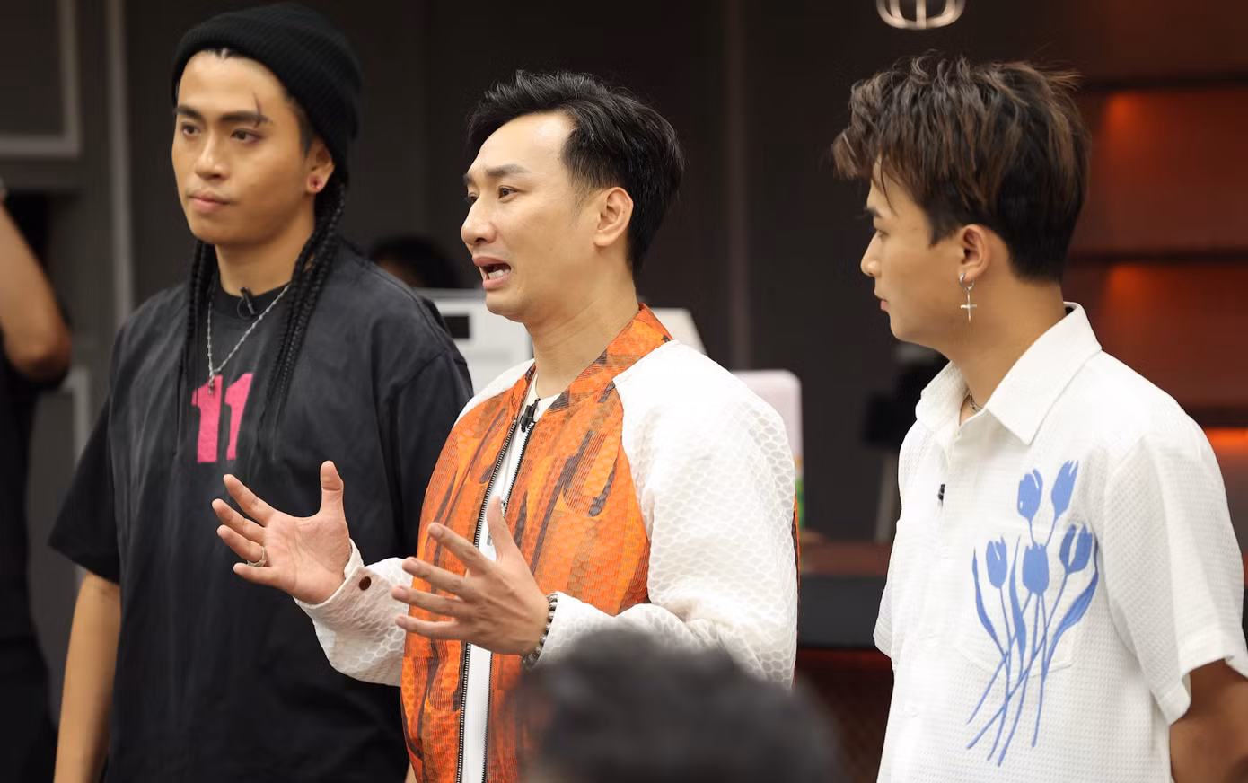 Kiên Ứng, Thành Trung và HuyR (từ trái sang) dừng cuộc chơi tại show Anh trai. Kiên Ứng, Thành Trung và HuyR (từ trái sang) dừng cuộc chơi tại show Anh trai.
