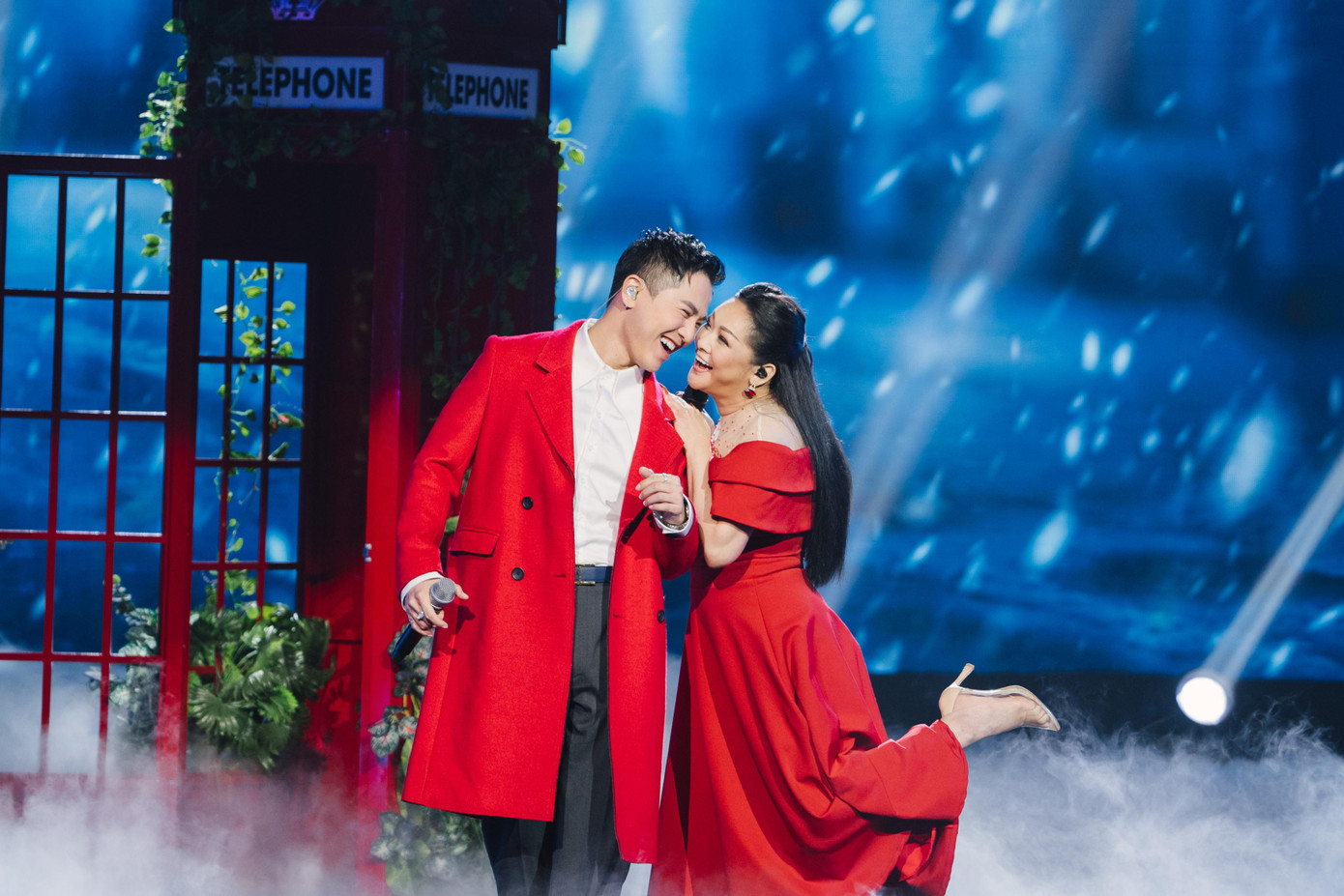 Cùng với những bản nhạc đậm chất trữ tình, quê hương, Như Quỳnh cũng chiêu đãi khán giả bằn những bản nhạc trẻ trung, sôi động. Nữ ca sĩ cùng Mai Tiến Dũng thể hiện ca khúc Người tình mùa đông theo phong cách trẻ trung khiến nhiều khán giả thích thú.