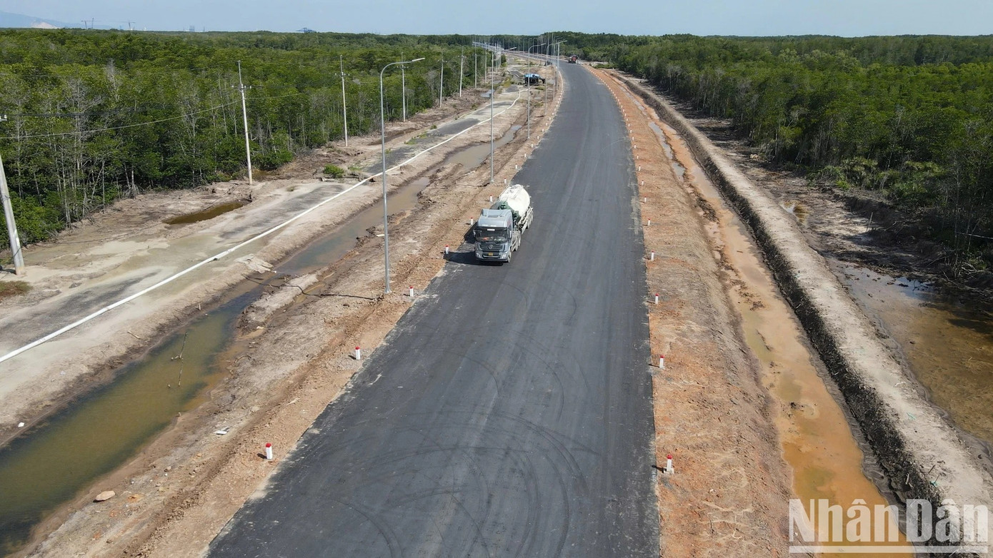 Tuyến đường kết nối vào cảng Phước Ancó chiều dài gần 6km. Điểm đầu từ nút giao với đường cao tốc Bến Lức-Long Thành và điểm cuối cảng Phước An.