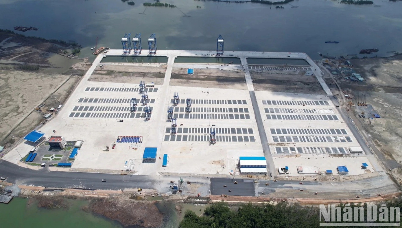 Cảng có khả năng khai thác đồng thời hàng container và hàng tổng hợp, đáp ứng cho tàu có tải trọng từ 30-60.000 DWT; năng lực khai thác 2,2 triệu TEUs và 4 triệu tấn hàng hóa mỗi năm.