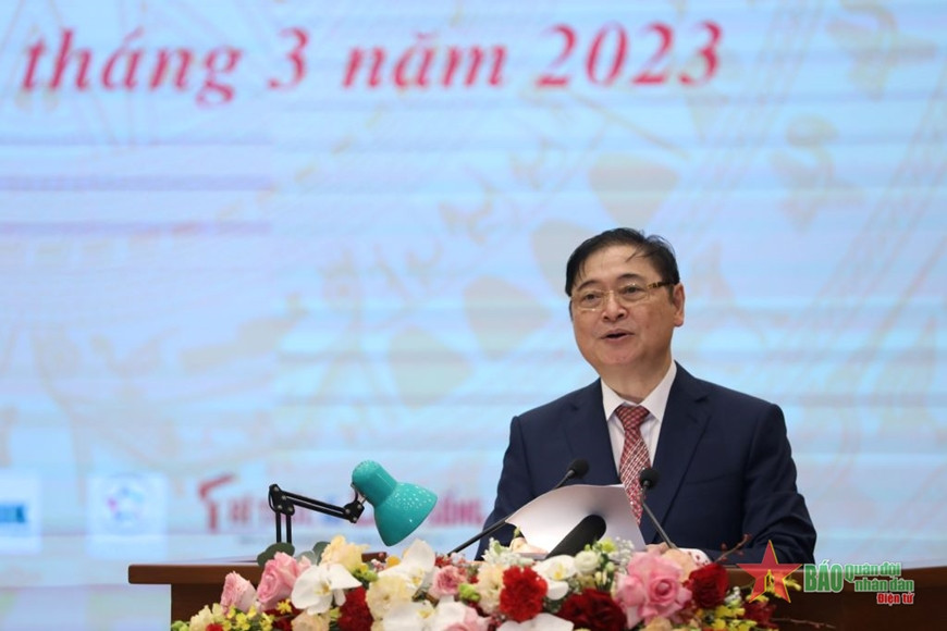 Chủ tịch Liên hiệp các Hội Khoa học và Kỹ thuật Việt Nam phát biểu khai mạc buổi lễ. Chủ tịch Liên hiệp các Hội Khoa học và Kỹ thuật Việt Nam phát biểu khai mạc buổi lễ.