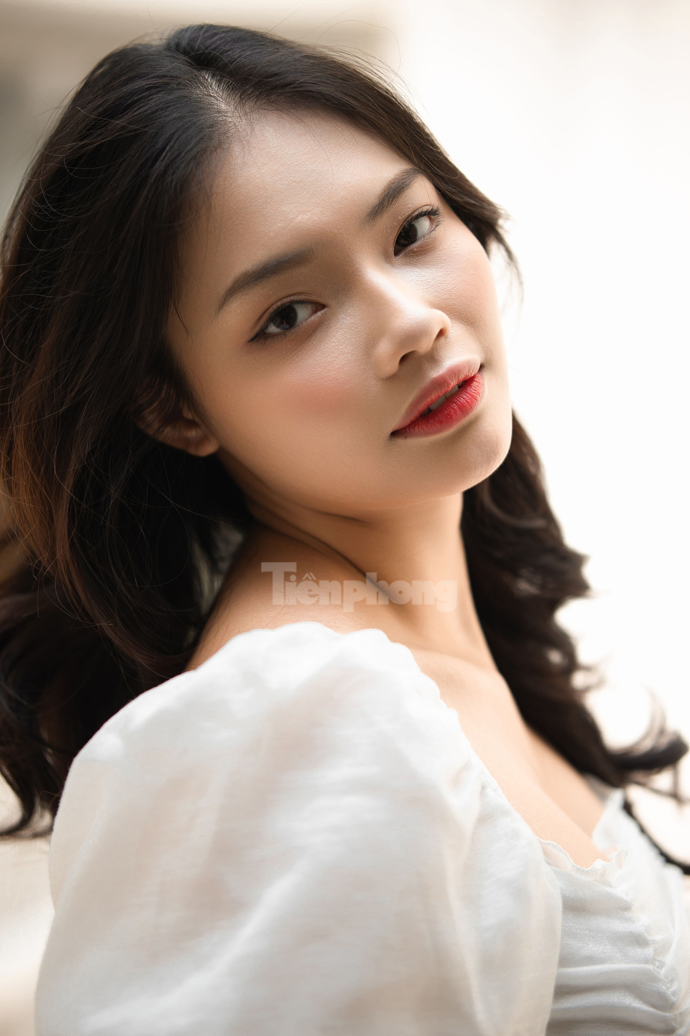 Thanh Trâm cho biết Quý cô thừa kế 2 là tác phẩm điện ảnh đầu cô tham gia. Ngoài Trang Nhung, cô nhận nhiều lời khuyên từ bạn diễn - chú Huy Khánh.