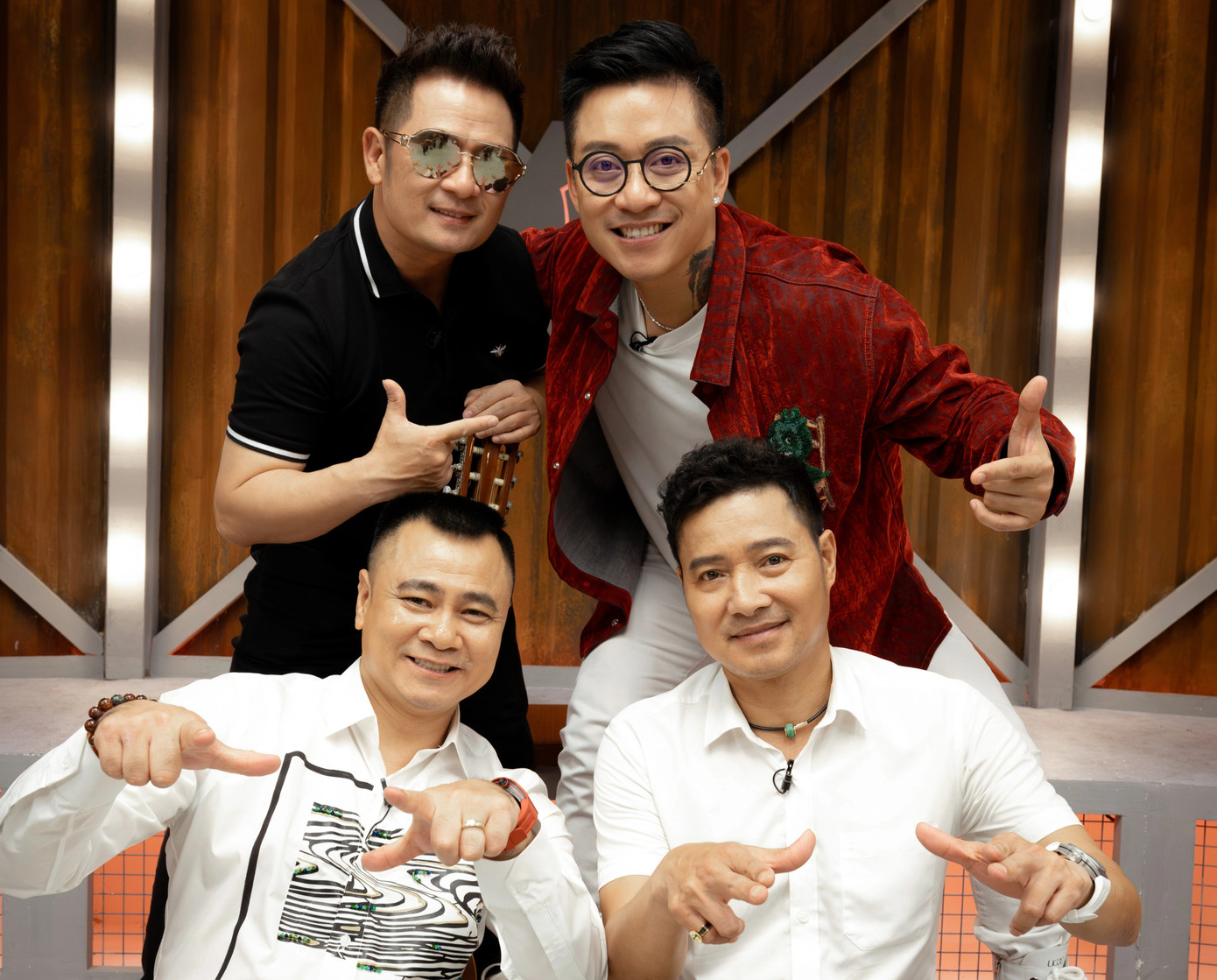 33 "Anh tài trung niên" cạnh tranh cùng 30 "anh trai trẻ tuổi" vào mỗi tối thứ 7. 33 "Anh tài trung niên" cạnh tranh cùng 30 "anh trai trẻ tuổi" vào mỗi tối thứ 7.