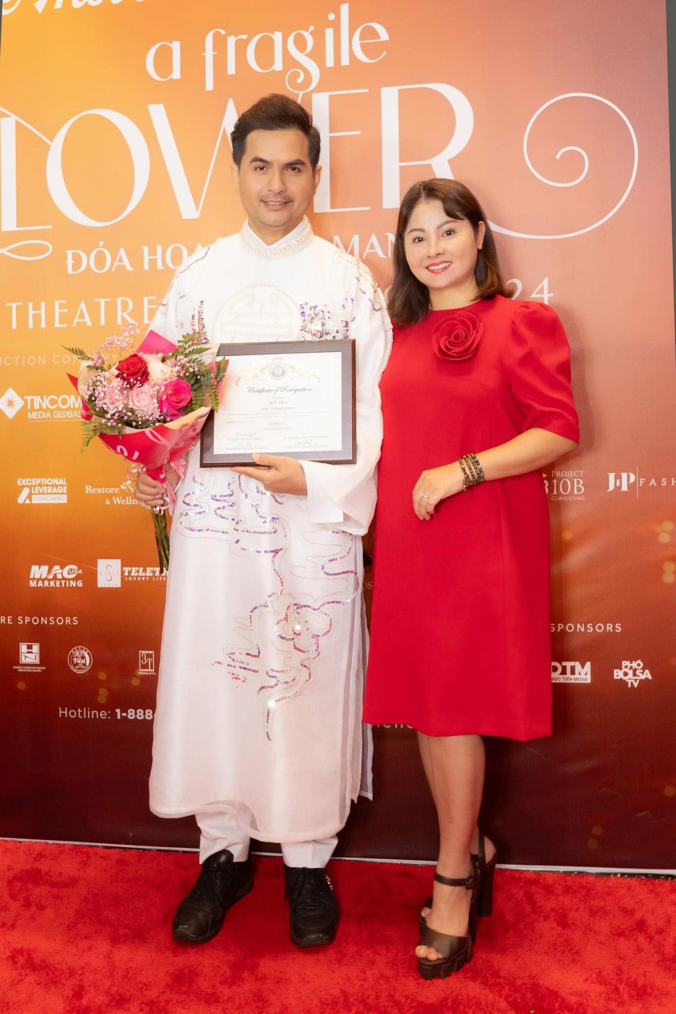 Chị Trầm Hương Nguyễn, người đưa Đức Tiến vào viện cấp cứu cùng chị Bình Phương (vợ của nam diễn viên). Chị Trầm Hương Nguyễn, người đưa Đức Tiến vào viện cấp cứu cùng chị Bình Phương (vợ của nam diễn viên).