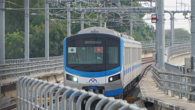 Tàu metro chạy thử hồi tháng 4/2023. Tàu metro chạy thử hồi tháng 4/2023.