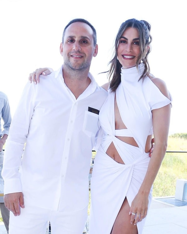 Michael G. Rubin là doanh nhân và nhà từ thiện người Mỹ. Ông là Giám đốc điều hành của Fanatics, nhà cung cấp hàng đầu về mặt hàng thể thao được cấp phép, đồng thời là chủ tịch điều hành Rue Gilt Groupe, công ty danh mục đầu tư thương mại điện tử giảm giá. Ông thường xuyên tổ chức các sự kiện từ thiện, đêm tiệc lớn.