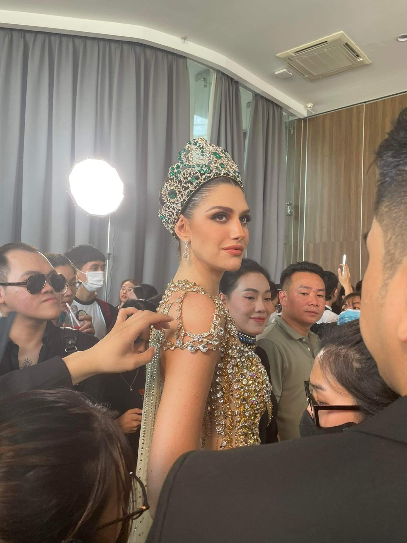 Cận nhan sắc của Hoa hậu đẹp nhất thế giới 2022 Isabella Menin. Cận nhan sắc của Hoa hậu đẹp nhất thế giới 2022 Isabella Menin.