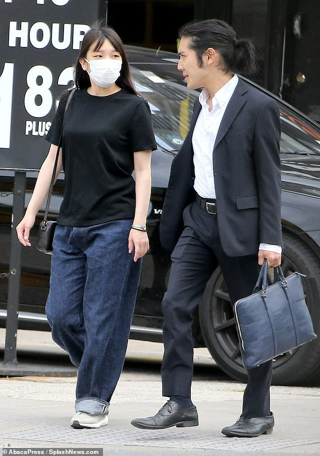 Cựu công chúa Mako và chồng Rei Komuro.