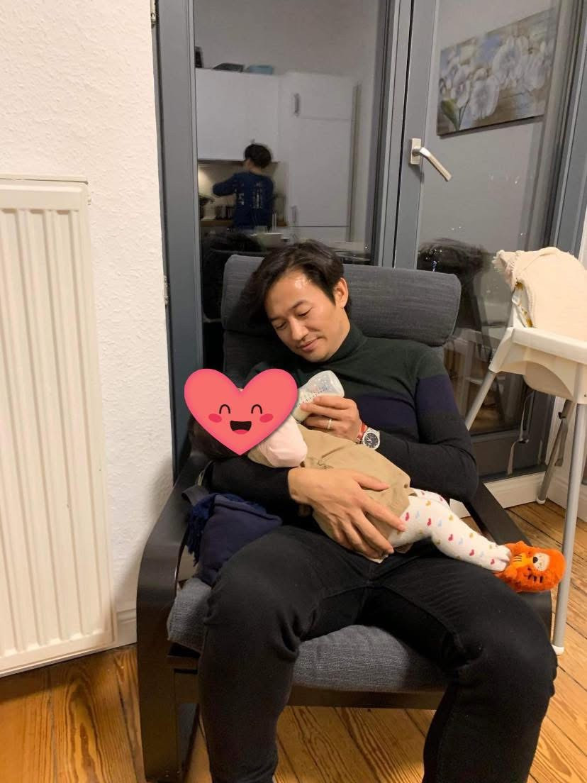 Sau khi có con trai, Quý Bình thường xuyên chia sẻ khoảnh khắc làm cha. Nam diễn viên cũng dần trở lại hoạt động nghệ thuật nhưng tần suất không nhiều. Căn bệnh u não và những lần trị bệnh dài hơi khiến anh mất sức. Tuy nhiên, anh vẫn chia sẻ điều tích cực trên trang cá nhân, tận hưởng cuộc sống bên vợ con. Sau khi có con trai, Quý Bình thường xuyên chia sẻ khoảnh khắc làm cha. Nam diễn viên cũng dần trở lại hoạt động nghệ thuật nhưng tần suất không nhiều. Căn bệnh u não và những lần trị bệnh dài hơi khiến anh mất sức. Tuy nhiên, anh vẫn chia sẻ điều tích cực trên trang cá nhân, tận hưởng cuộc sống bên vợ con.