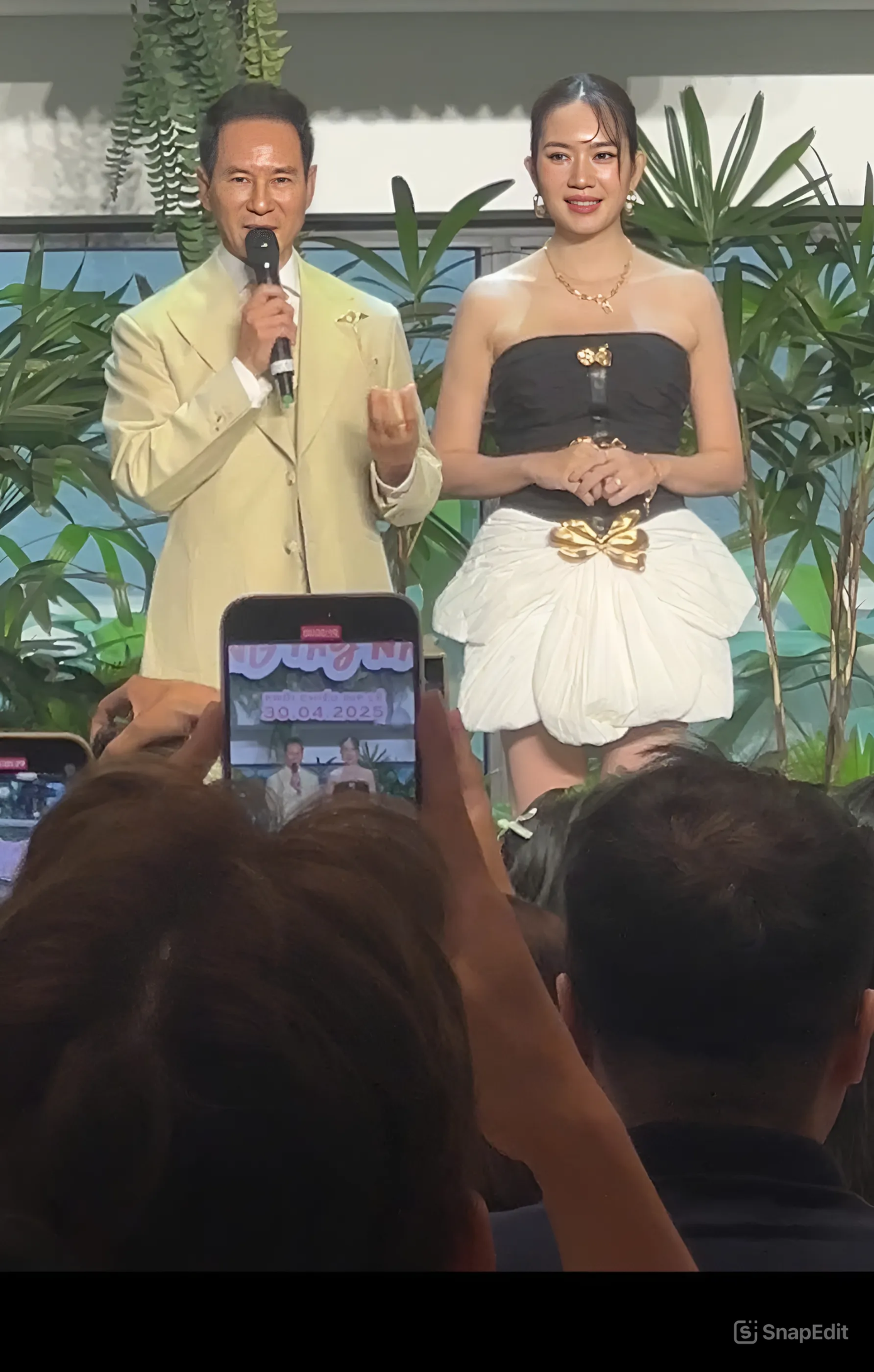 Lý Hải - Minh Hà xác nhận Lê Tuấn Khang tham gia Lật mặt 8: Vòng tay nắng. Lý Hải - Minh Hà xác nhận Lê Tuấn Khang tham gia Lật mặt 8: Vòng tay nắng.