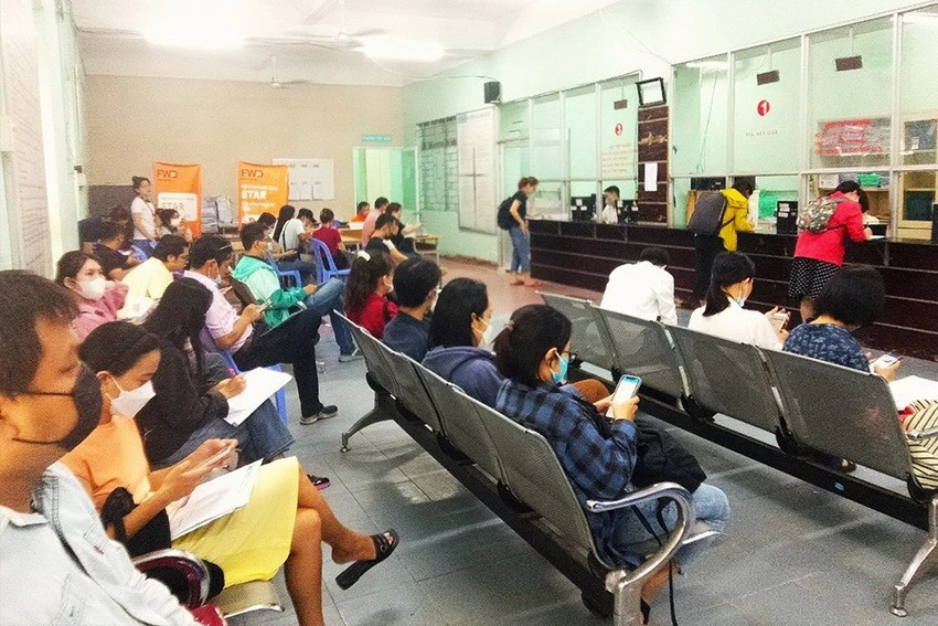 Người lao động đang chờ làm thủ tục tại Trung tâm Dịch vụ việc làm TPHCM. Ảnh: VÕ THƠ. Người lao động đang chờ làm thủ tục tại Trung tâm Dịch vụ việc làm TPHCM. Ảnh: VÕ THƠ.