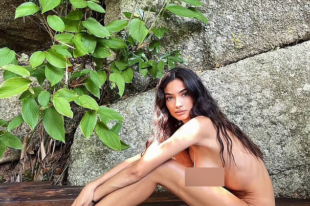 Bức ảnh gây chú ý của Kelly Gale trên trang cá nhân. Bức ảnh gây chú ý của Kelly Gale trên trang cá nhân.