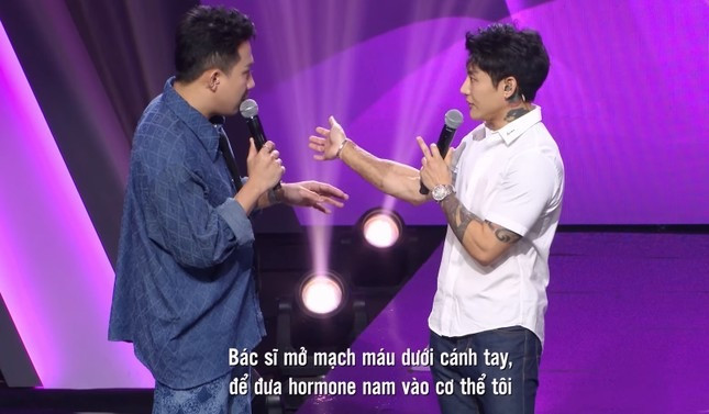 Trấn Thành khai thác thông tin về nhân vật chuyển giới nam NPAK trong Người ấy là ai.