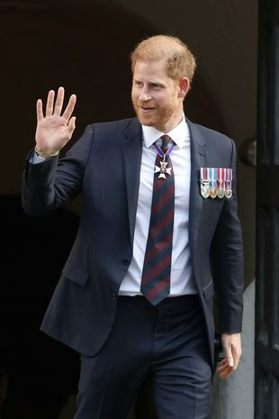 Harry tại buổi lễ kỷ niệm 10 năm Thế vận hội Invictus. Harry tại buổi lễ kỷ niệm 10 năm Thế vận hội Invictus.