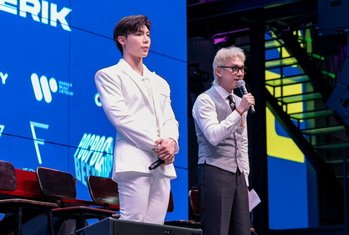 Erik nói anh không ngại thay đổi ở tuổi 26. Erik nói anh không ngại thay đổi ở tuổi 26.