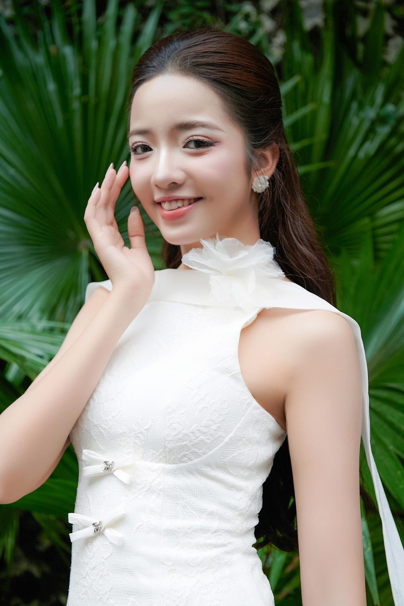 Từ vòng sơ khảo đến chung khảo, series truyền hình thực tế, Thanh Bình luôn thể hiện hình ảnh cô gái năng lượng, tích cực. Cô chia sẻ bản thân không mạnh mẽ như nhiều người nghĩ, nhưng không đến mức để người khác thấy mình yếu đuối. “Khi gặp khó khăn, tôi chọn đối diện với nó. Nếu cần khóc, tôi sẽ khóc thật to, lau nước mắt và đi tiếp. Tôi nghĩ mình bản lĩnh vì dù có sợ đến đâu, tôi vẫn có thể bước tiếp”, cô gái 20 tuổi nói thêm.