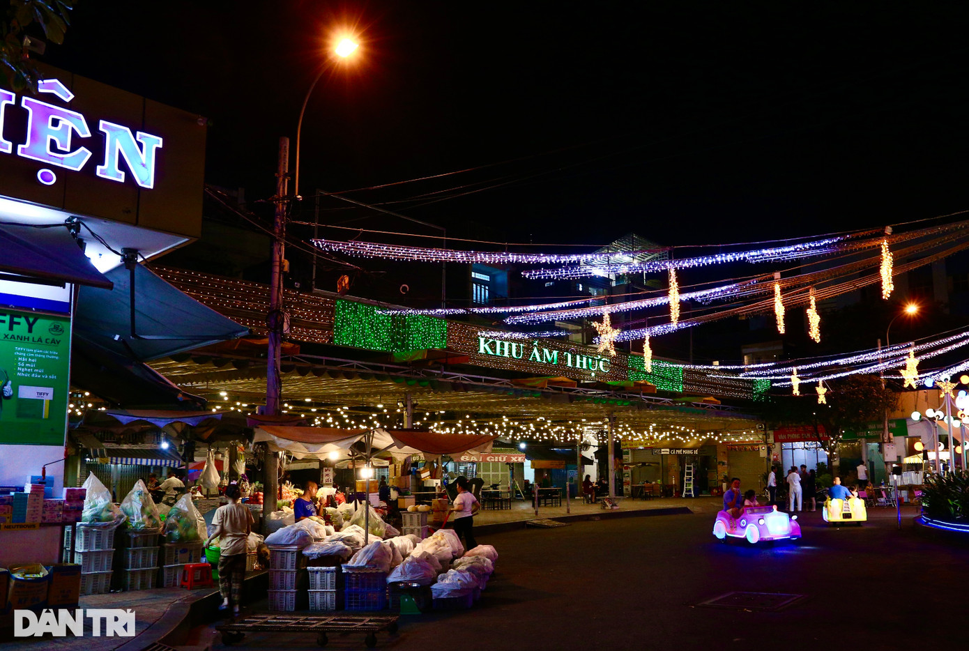 Khu ẩm thực thuộc phố Kỳ Đài Quang Trung. Ảnh: Ngọc Ngân. Khu ẩm thực thuộc phố Kỳ Đài Quang Trung. Ảnh: Ngọc Ngân.