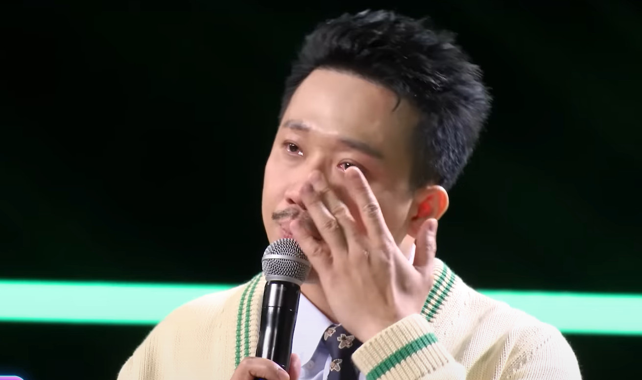 Trấn Thành khóc khi kể về người yêu cũ. Trấn Thành khóc khi kể về người yêu cũ.