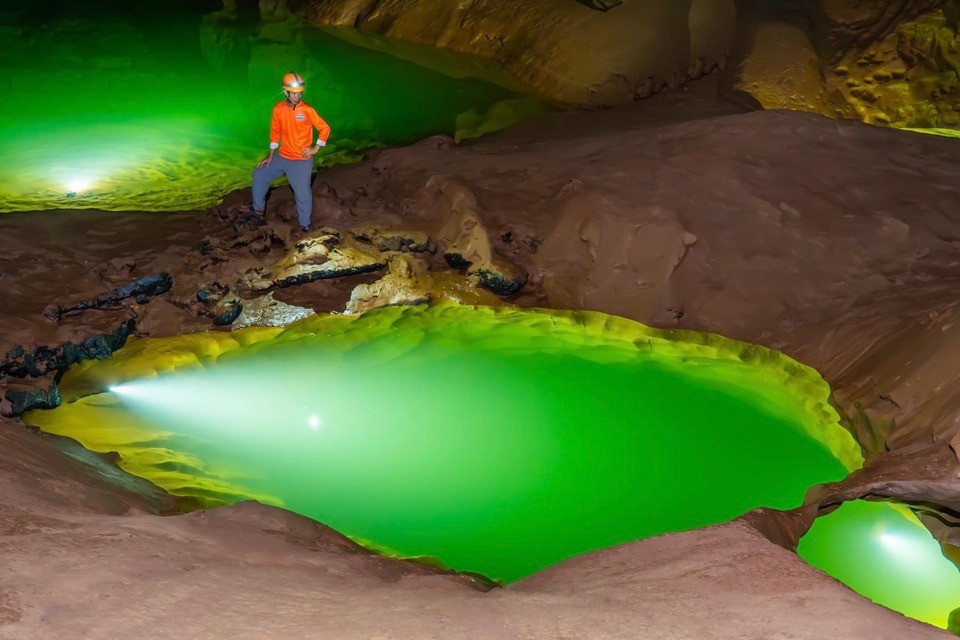 Hồ nước với chiều rộng bề mặt khoảng 10 m vừa được Jungle Boss phát hiện hồi tháng 7.