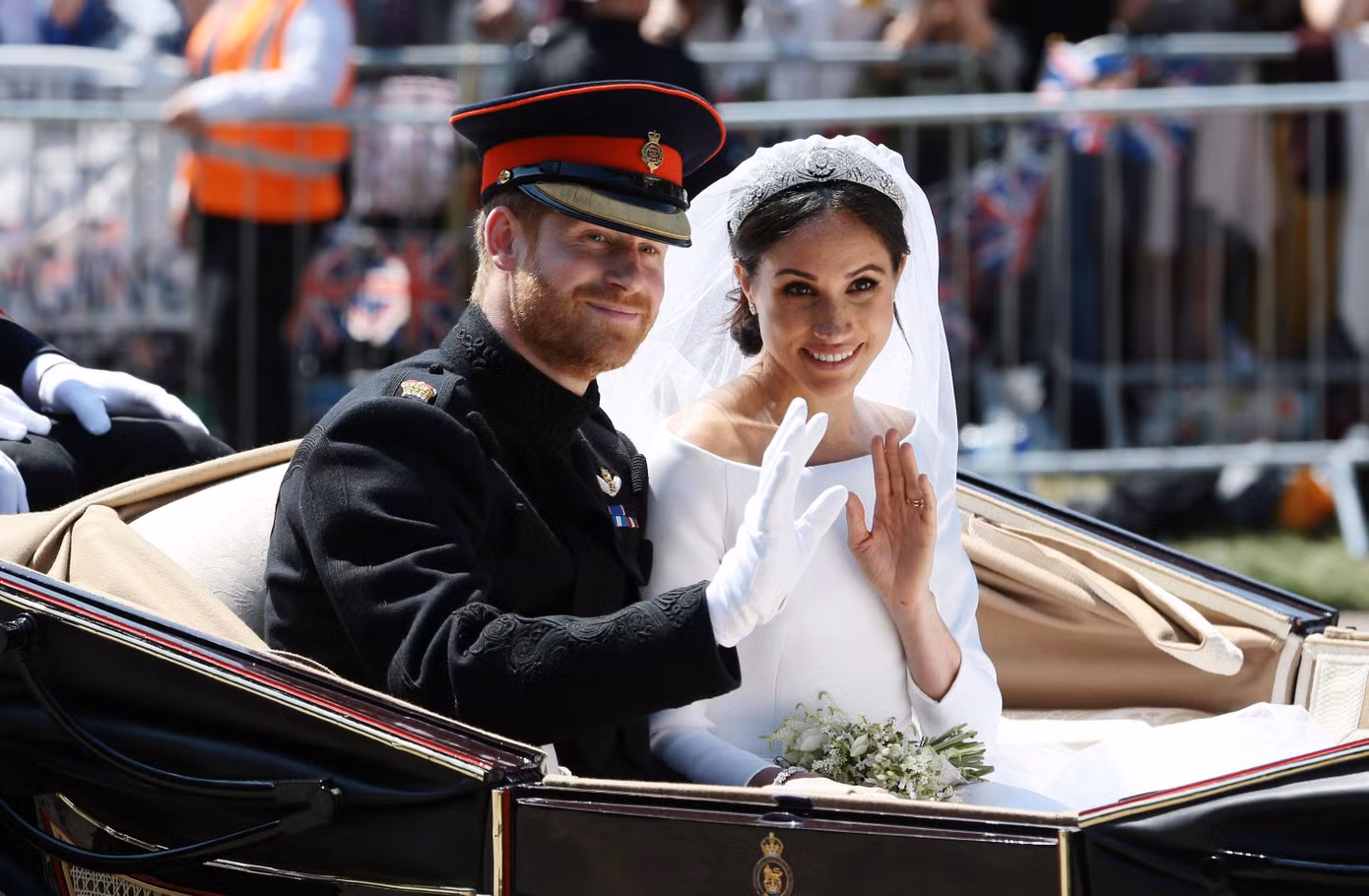 Harry - Meghan chuẩn bị tái xuất với bộ phim về cuộc sống trong cung điện. Harry - Meghan chuẩn bị tái xuất với bộ phim về cuộc sống trong cung điện.