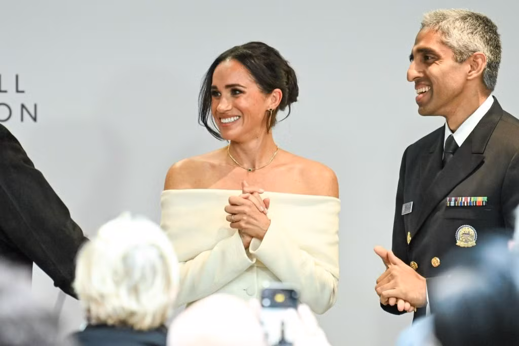 Meghan Markle sắp trở lại. Meghan Markle sắp trở lại.