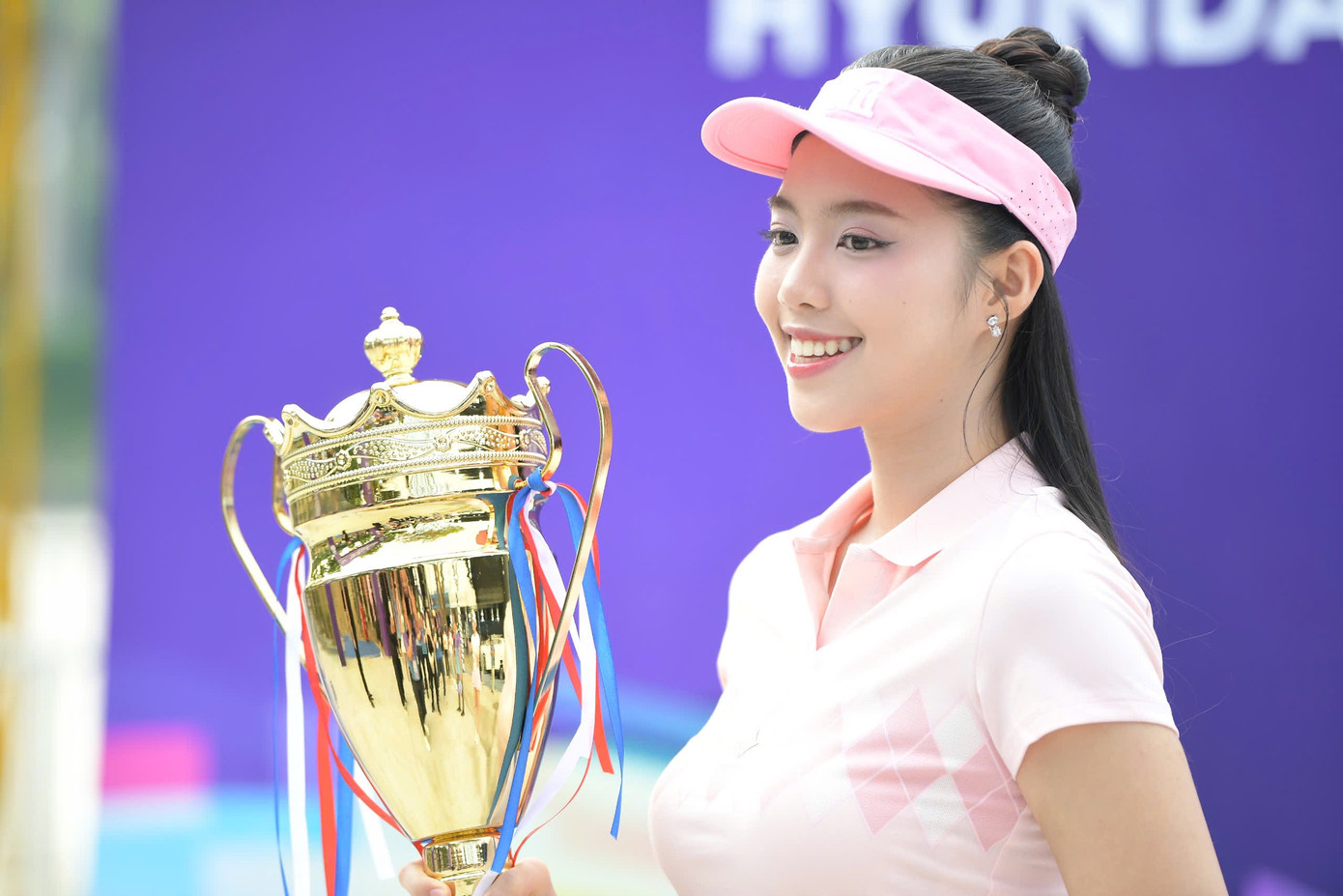 Á hậu Châu Anh cho biết cô hào hứng khi có cơ hội cùng Hoa hậu Hà Trúc Linh và Á hậu Vân Nhi tham dự lễ khai mạc Giải Pickleball Việt Nam - Cúp Hyundai Thành Công 2025.